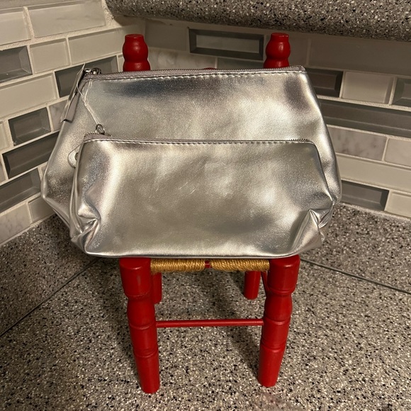 Macy’s Cosmetics💄 Bags - Picture 8 of 12